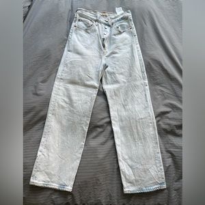 Light Wash Women’s Straight Leg Jeans